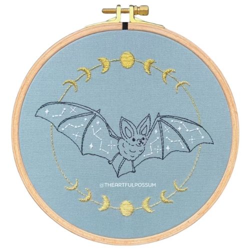 Pipistrello celeste - di TheArtfulPossum su Etsy